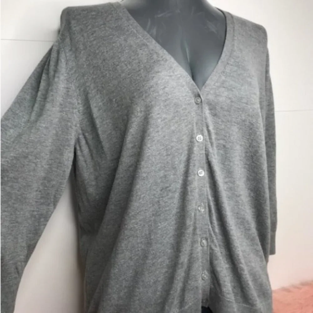 Old Navy Gray Button Up Cardigan Sweater X… - Picture 2 of 8